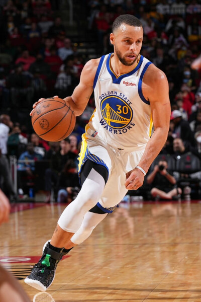 更多的人员 更多的人员